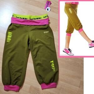 NWT Zumba Cut Up Over You Capris Pant Green Pink Sz Small Lightweight Sweatpant